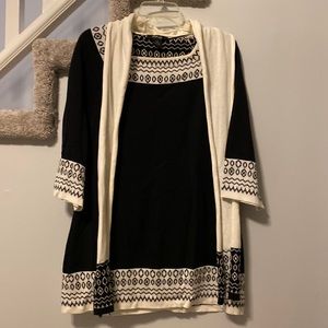 Style & company Petit black and white with scarf tunic sweater